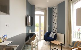 Charmant studio, terrasse privative [Moulin Blanc]